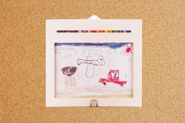 子供の描いた絵がそのままお家でギャラリーに 飾れる画板museo 株式会社 ネクストワールド
